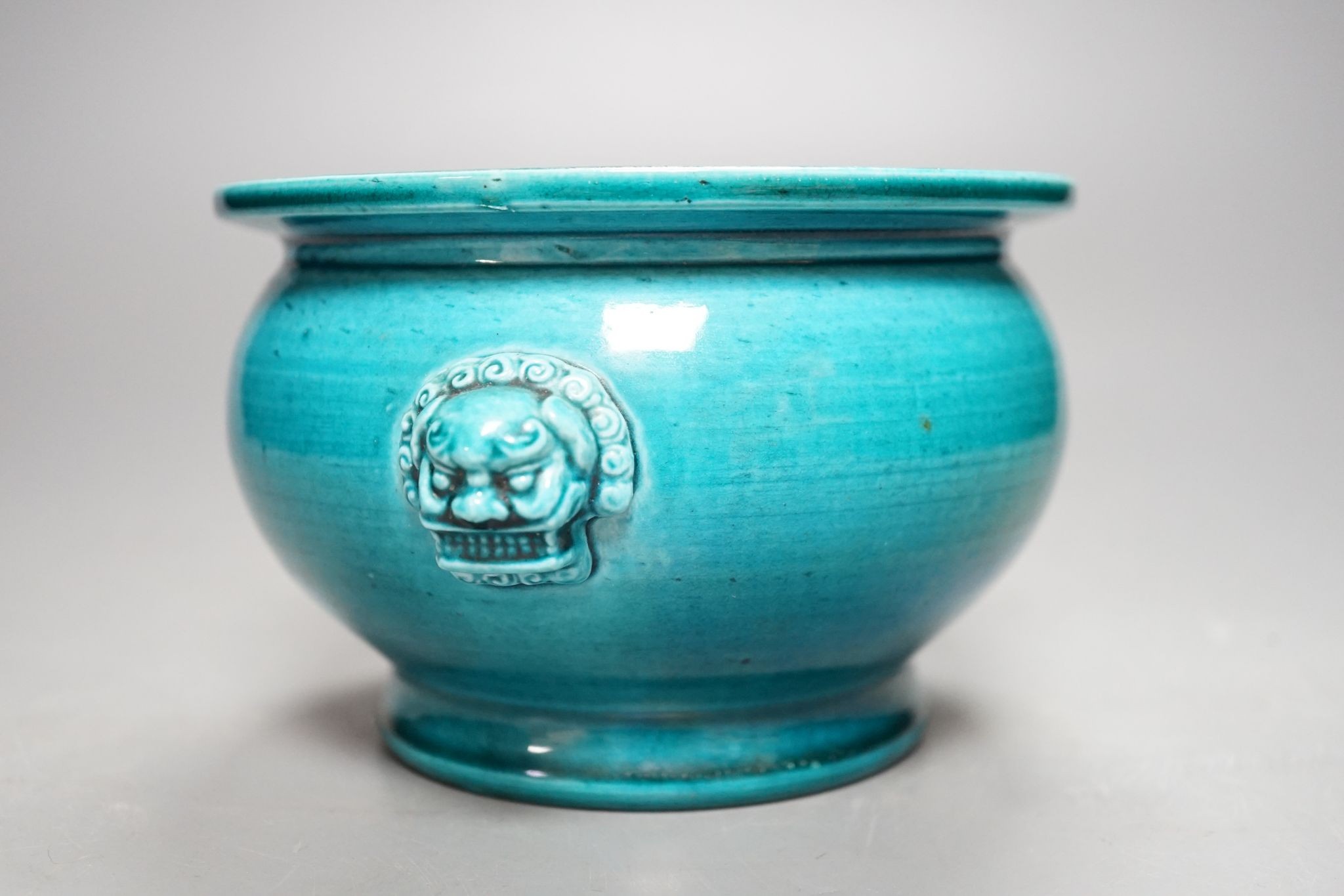 A Chinese turquoise ground jardiniere, 17cm